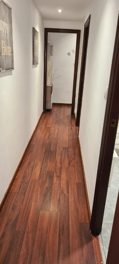 Habitaciones Camp Nou Apartment Оспиталет де Лобрегат Екстериор снимка