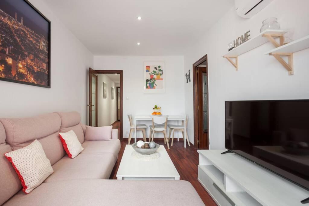 Habitaciones Camp Nou Apartment Оспиталет де Лобрегат Екстериор снимка