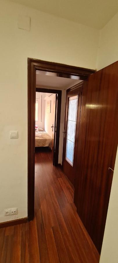 Habitaciones Camp Nou Apartment Оспиталет де Лобрегат Екстериор снимка